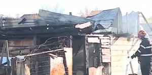 Sfârşit dramatic pentru doi bebeluşi din Târgu Mureş: Au murit arşi de vii în casă. Mama plecase să le ia de mâncare şi îi lăsase în grija unui frate de patru ani