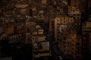Libanul, cufundat în beznă în plină criză financiară. Cea mai mare parte a țării a rămas fără electricitate