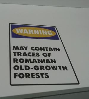Protest al ONG-urilor austriece într-un magazin Ikea din centrul Vienei: "Atenţie! Poate conţine urme de lemn de la păduri seculare din România"