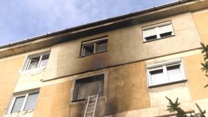 Un apartament a explodat în Sibiu când doi copii au intrat pe ușă. Vecinii povestesc scene dramatice: "Ardea geaca pe ea!"