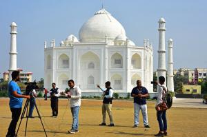 Un indian a construit o replică a Taj Mahal-ului pentru a-i arăta soției cât de mult o iubește: "A cerut doar o sală pentru a medita"