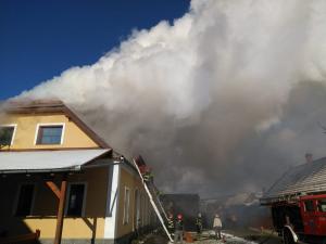 23 de copii au fost evacuaţi dintr-o grădiniţă din Harghita, după ce un incendiu a cuprins acoperişul