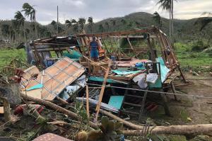 Crăciun negru în Filipine, urma taifunului Rai. Bilanţul victimelor a crescut la 388 de morţi. Peste 300.000 de oameni au fugit din calea dezastrlui