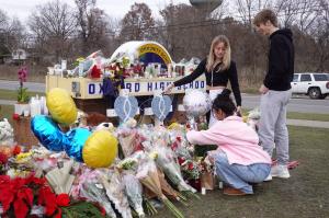 Părinţii adolescentului care a împuşcat mortal 4 elevi, într-un liceu din SUA, acuzaţi de omor prin imprudenţă: „Dacă ei cred că vor scăpa, nu vor scăpa”