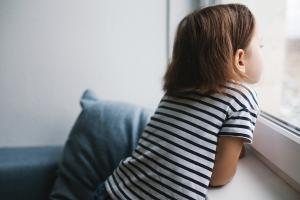 Fetiţă de patru ani cu sindromul down, lăsată să moară de foame de părinţi, în Australia