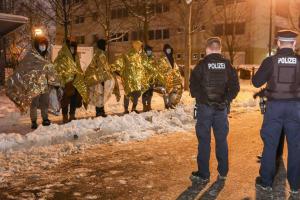 Șase adolescenți, găsiți înghețați de frig la Dresda, într-un TIR venit din România. Tinerii au bătut cu pumnii în camion, ca să fie auziți