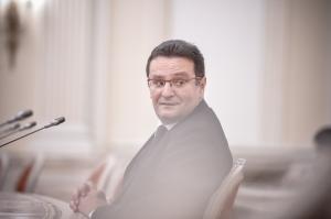 Klaus Iohannis a rechemat mai mulţi ambasadori, printre care George Maior şi Emil Hurezeanu
