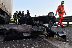 Șofer român de TIR, accident înfiorător în Italia. Un tânăr asistent medical a murit pe loc după ce a intrat cu mașina pe contrasens