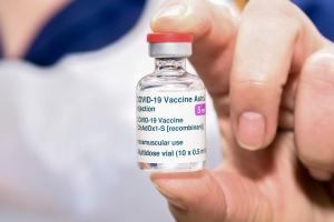 Primele 80.000 de doze din vaccinul Covid AstraZeneca au ajuns în România. Săptămâna viitoare, următoarea tranșă