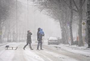 Imagini cu furtuna de zăpadă care a provocat haos în nord-vestul Europei