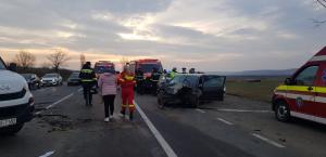 Accident între un microbuz și o mașină, în Leţcani: 11 persoane implicate, dintre care 7 au avut nevoie de intervenție medicală