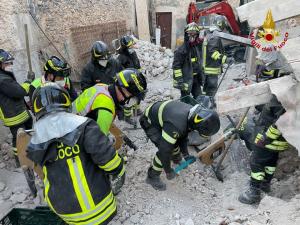 Român mort în Italia, prins sub dărâmături în timp ce colegii pregăteau demolarea unei clădiri