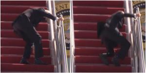 Momentul în care Joe Biden s-a împiedicat și a căzut de trei ori în timp ce urca pe scara avionului Air Force One
