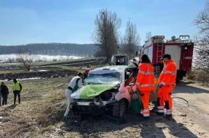 Accident la Raliul Brașovului. Doi bulgari au lovit un cap de pod, s-a solicitat elicopter SMURD pentru copilotul Yanaki Yanakiev