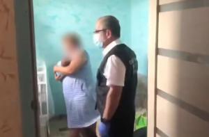 O profesoară de 40 de ani a răpit un nou-născut din maternitate și a fugit cu el acasă într-o pungă de plastic, în Rusia