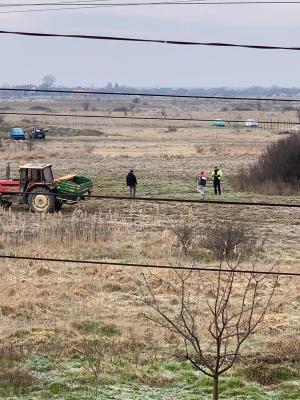 Bebeluș găsit mort, abandonat pe un câmp de lângă Timișoara. Băiețelul avea doar câteva zile