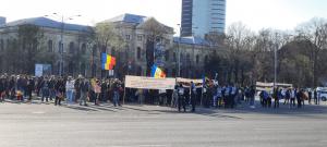 Protest anti-restricții în București. Manifestanţii au mărșăluit prin centrul Capitalei, apoi au mers la Cotroceni și au cerut demisia lui Raed Arafat