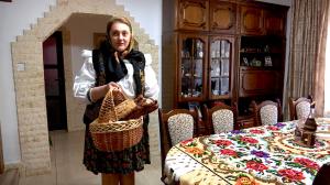 Pregătiri de Paşte în Maramureş: Gospodinele pregătesc deja bucate tradiționale pentru turişti