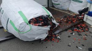 Containere cu deşeuri ilegale din Germania, descoperite în Portul Agigea
