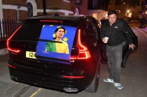 Ambasadorul Myanmar la Londra și-a petrecut noaptea în maşină, după ce a fost încuiat pe dinafară
