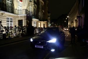Ambasadorul Myanmar la Londra și-a petrecut noaptea în maşină, după ce a fost încuiat pe dinafară