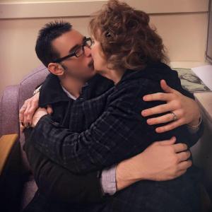 Un tânăr de 18 ani şi-a găsit iubirea în braţele unei bătrâne de 71 de ani, în SUA: "Mă îndrăgostesc mai mult în fiecare zi"