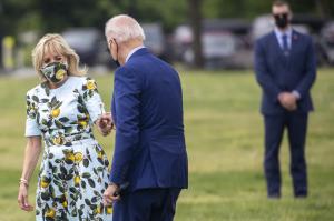 Joe Biden, gest romantic pentru soția sa, chiar în fața jurnaliștilor