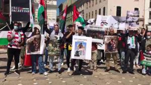 Peste 100 de palestinieni s-au adunat în Piaţa Victoriei din Timişoara la un protest:  ”Palestina, libertate!”, ”Jos, jos, Israel!”