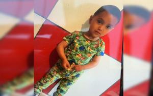 Alexandru, băieţelul de 2 ani dispărut ieri în Floreşti, Cluj, a fost găsit mort în râul Someş, la 20 de metri de casa părinţilor