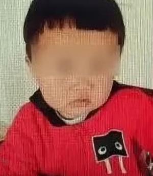 Un tată și-a vândut băiețelul de 2 ani, ca să-și ducă noua iubita în vacanță. Chinezul, care obținuse custodia copilului după divorț, a fost arestat