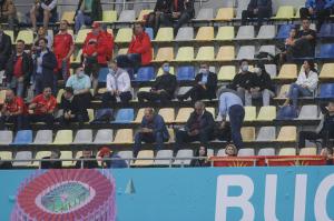 Politicienii în zona VIP, legendele din fotbal la tribuna a II-a. Explicația FRF și reacția lui Gică Popescu