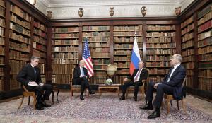 Primul schimb de replici între Vladimir Putin și Joe Biden. Scene haotice în biblioteca vilei din Geneva