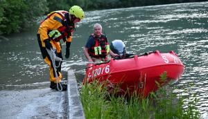 Un român a murit înecat în Austria, încercând să ajute o femeie. Zeci de salvatori l-au căutat în apele râului Salzburg