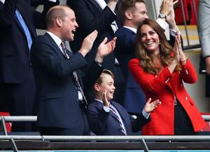 Prințul George, momente adorabile la meciul Anglia - Germania. Micul prinț s-a bucurat de victorie, alături de fanii englezi
