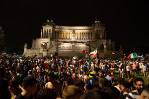 Explozie de bucurie pe străzile din Italia, după ce "Squadra Azzura" a câștigat EURO 2020