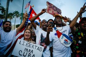 Proteste împotriva Guvernului, în Cuba: oamenii scandează ”Libertate”. Președintele: ”Comuniști, ieșiți în stradă!”