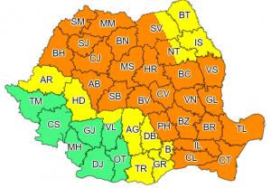 Aproape toată ţara, sub avertizări de furtuni severe, ploi şi grindină. Coduri galben şi portocaliu în Bucureşti şi 34 de judeţe