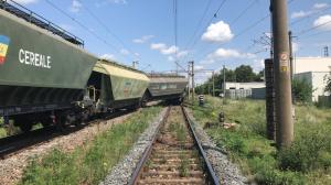 Traficul feroviar este blocat pe ruta Bucureşti - Constanţa. Un tren de marfă a deraiat la Feteşti