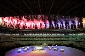 Ceremonia de deschidere a Jocurilor Olimpice, umbrită de pandemie.  Organizatorii au adus un omagiu medicilor