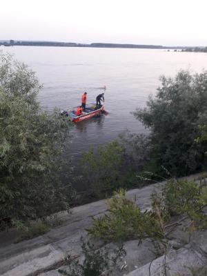 O barcă în care se aflau 9 persoane s-a răsturnat în Dunăre: Un tânăr de 21 de ani, dat dispărut