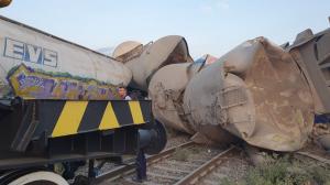 Două trenuri de marfă s-au ciocnit la Feteşti, pe M 800 Bucureşti – Constanţa. Traficul feroviar este blocat