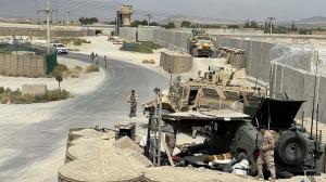 Americanii au părăsit baza Bagram în toiul nopții fără a-i anunța pe oficialii afgani. 5.000 de deținuți talibani, lăsați în urmă