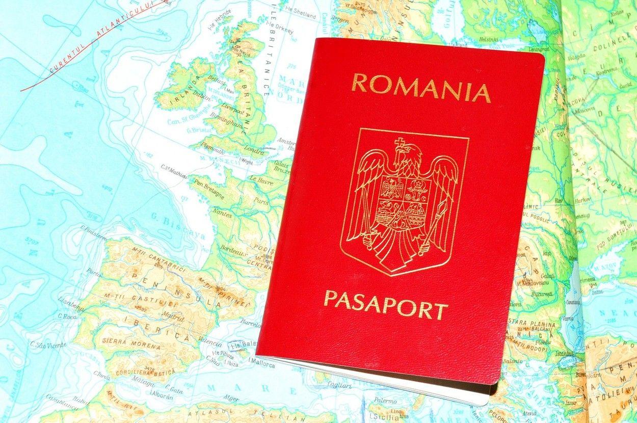 Как нарисовать румынский паспорт