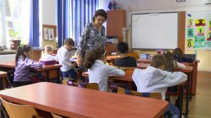 Elevii români, prizonerii unui sistem educaţional învechit. În 18 ani nu am înregistrat niciun progres