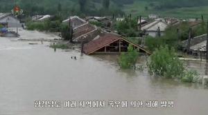 Peste 5.000 de persoane au fost evacuate după ce locuinţele lor au fost distruse de inundaţii în Coreea de Nord