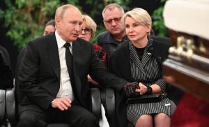 Vladimir Putin, plin de durere la sicriul fostului său bodyguard. Fost agent KGB, Evgheni Zinicev a murit în timpul unui exercițiu. VIDEO