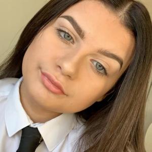 O tânără de 17 ani, descrisă ca "un înger de fată", a fost găsită moartă după ce a dispărut de acasă, în UK. Familia, devastată de durere
