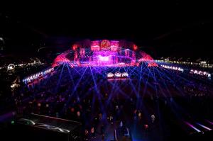Finalul festivalului Untold, marcat cu artificii şi jocuri de lumini. Peste 300.000 de fani au participat în acest an la eveniment