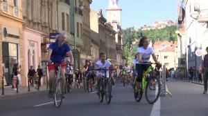 Străzi transformate în piste pentru biciclete şi colectare selectivă pentru un bilet de autobuz gratuit, în săptămâna verde, la Braşov