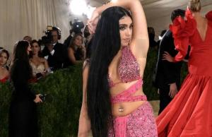 Apariție controversată la Met Gala 2021. Fiica Madonnei a defilat cu axilele neepilate pe covorul roșu